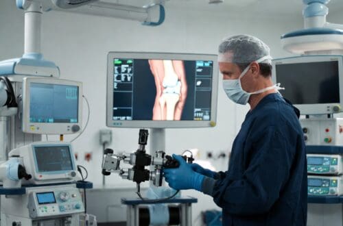 what-is-robotic-knee-replacement-surgery-a-clear-simple-doctor-reviewed-guide